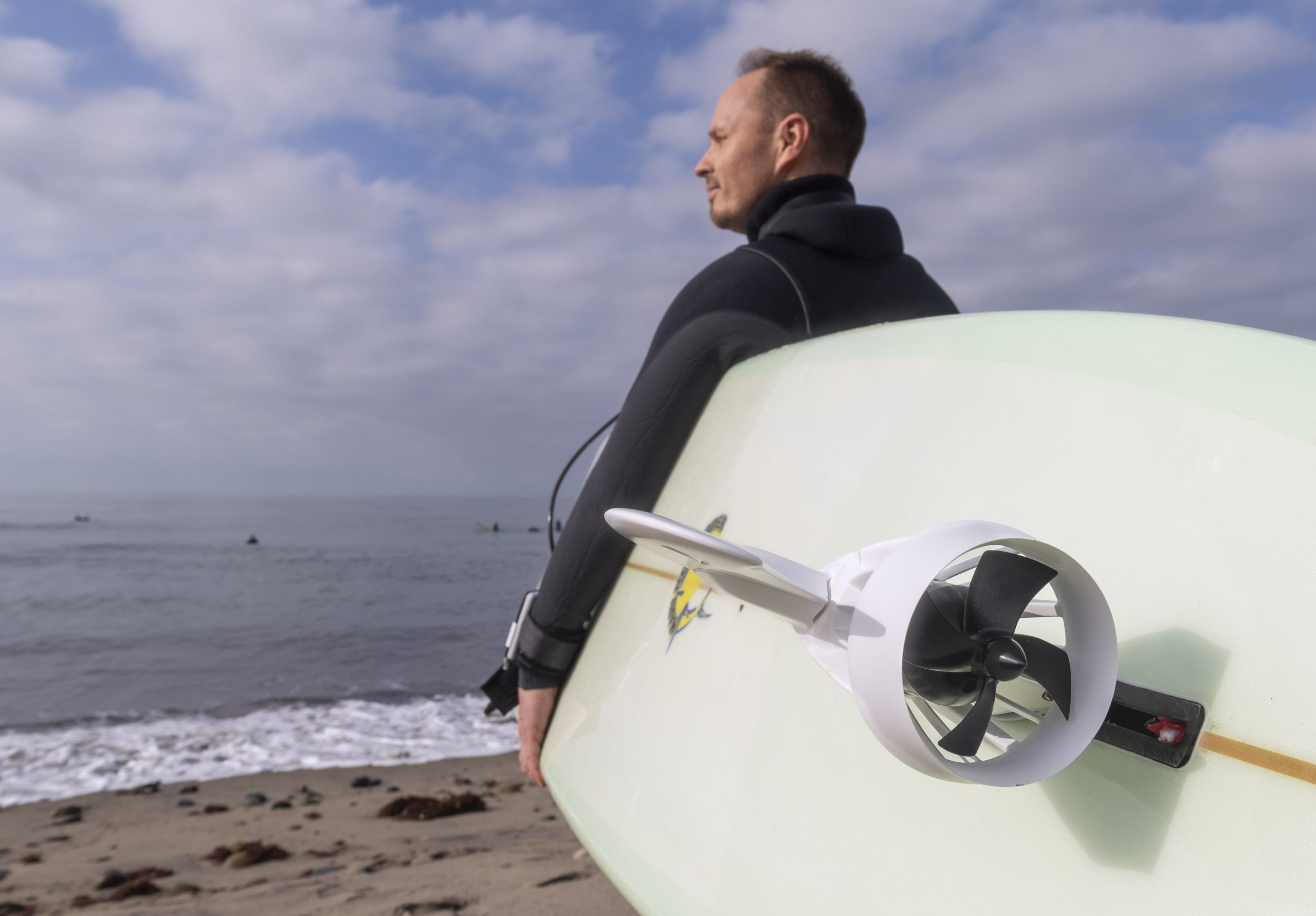 Will this electric fin propel surfing into the future — or wipe out